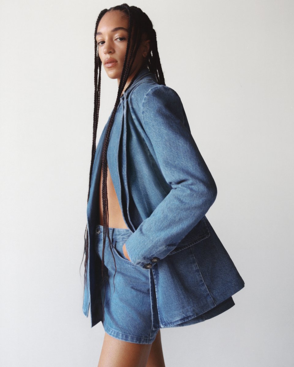 Mango's tweet image. Recycled &amp;amp; Recyclable 💙 Denim on denim will make your favourite combo with our first denim collection designed with circularity in mind. 
Check it out at go.mango/shopnow 
Vest: 47093770
Skirt: 47073771
Jacket: 47033773
Blazer: 47063772
Skirt: 47093771
#MangoWoman