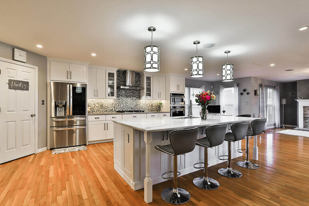 CallierThompson's tweet photo. Sticking to a handful of foundational basics from the start will help ensure smooth sailing toward the kitchen of your dreams. Learn how to avoid common kitchen remodeling mistakes here→ https://t.co/pt5Q3pZVxr  #remodeling https://t.co/QRh3O1GQMu