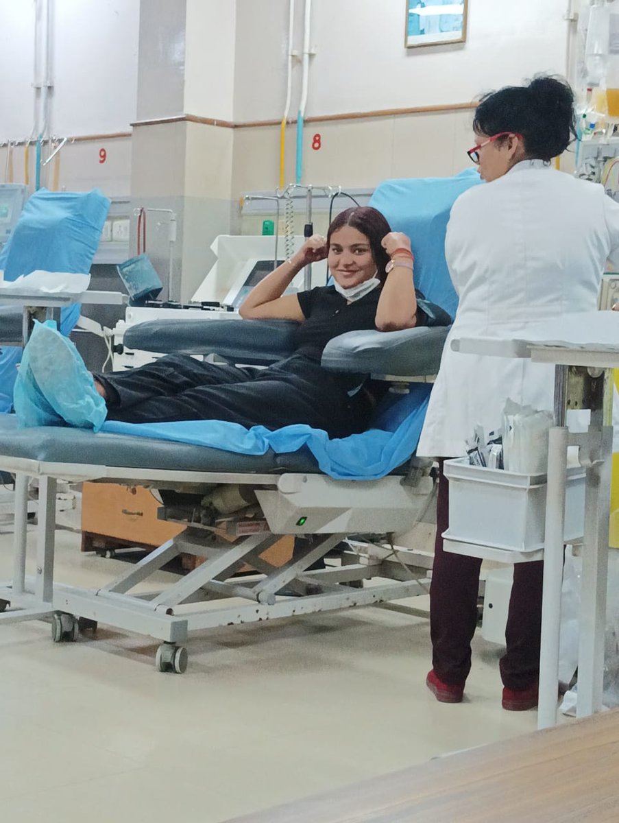 Shraddha__Suman's tweet photo. शाबाश मेरे बच्चे...❤

Proud of you, my love🫡

My daughter @Urvija2004 with blood group B+, donated blood platelets today @aiims_newdelhi to a 4 yrs old child 'Shushant', suffering from 'Blood Cancer'.

She came to know about the child through SAVE LIFE BLOOD TEAM.

#Chainofhelp https://t.co/Kzw2fpFNLV