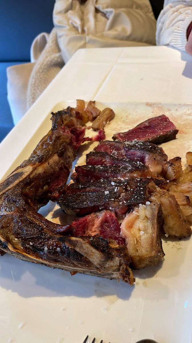 Nunca pensé que me comería un chuletón así 😂