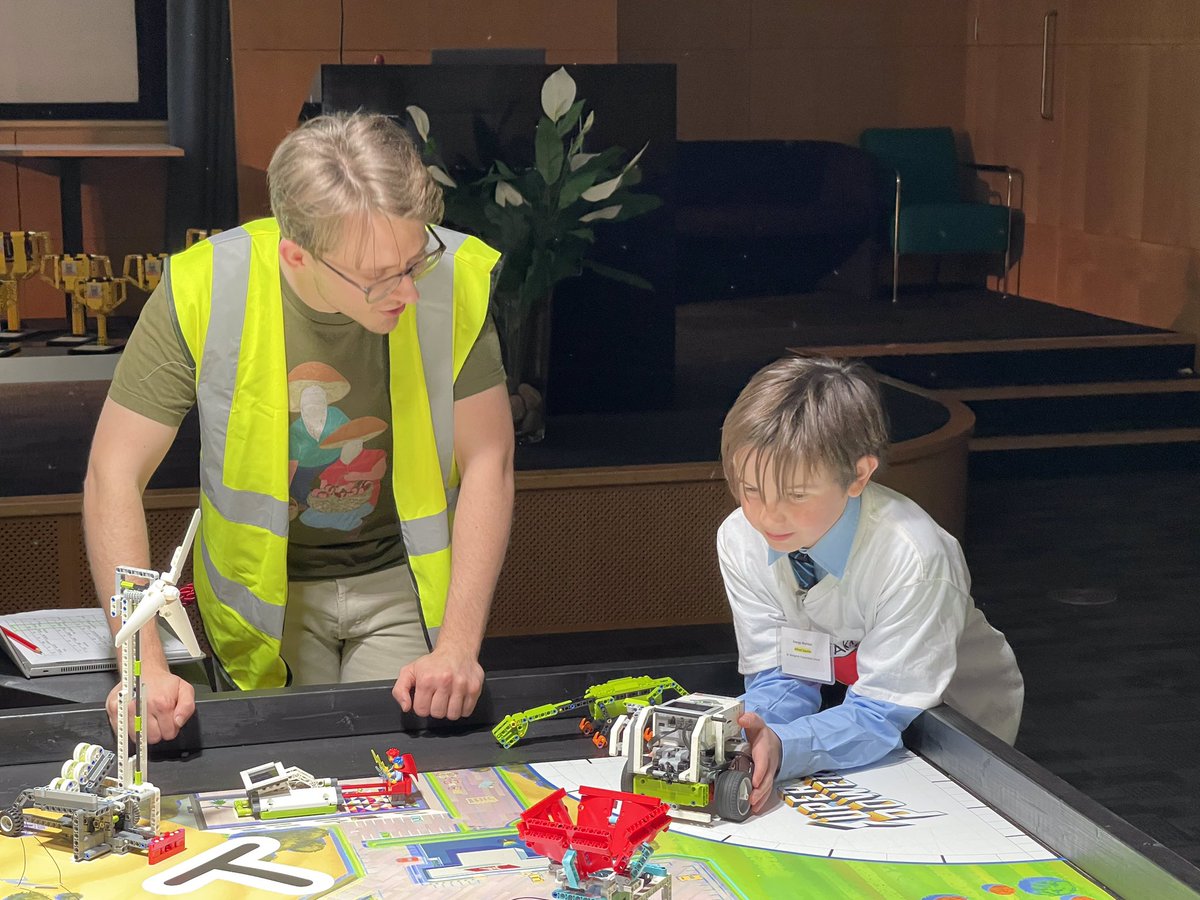StMargs_Comp's tweet image. ‘Energy Warriors’ scoring high points in the Robot game @firstlegoleague tournament in Bristol. All @StMargaretsPrep are proud of you!