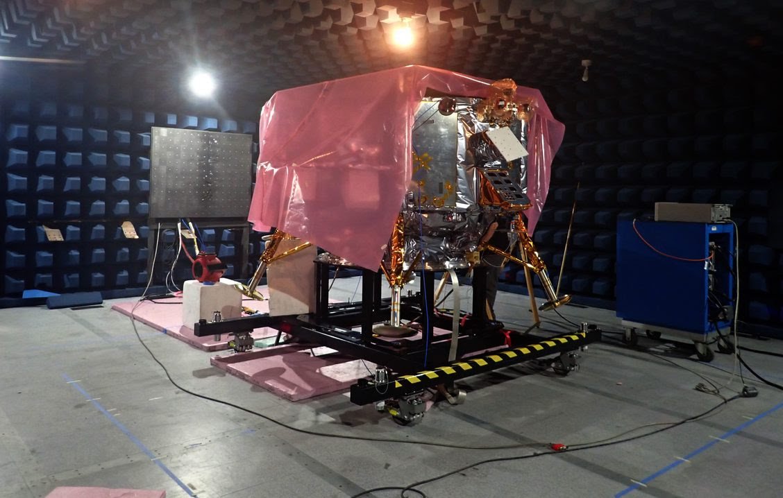 Belgium2theMoon's tweet image. The Peregrine lunar lander of @Astrobotic , with our @Belgium2theMoon payload aboard, completes flight acceptance testing and is ready to be shipped to the launch site.  #moon #nasa #nasascience #Belgium #space #België
