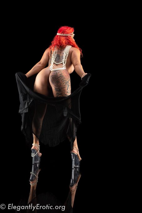 Happy birthday to me🎂xxx https://t.co/OtVpJxYfOK