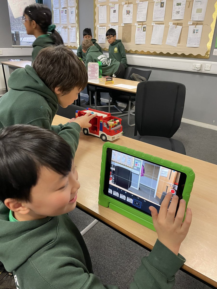 Bulbourne_WPA's tweet image. Year 6 have been enjoying their computing day today looking at stop motion movies! I can’t wait to see the final results! #WatersideComputing