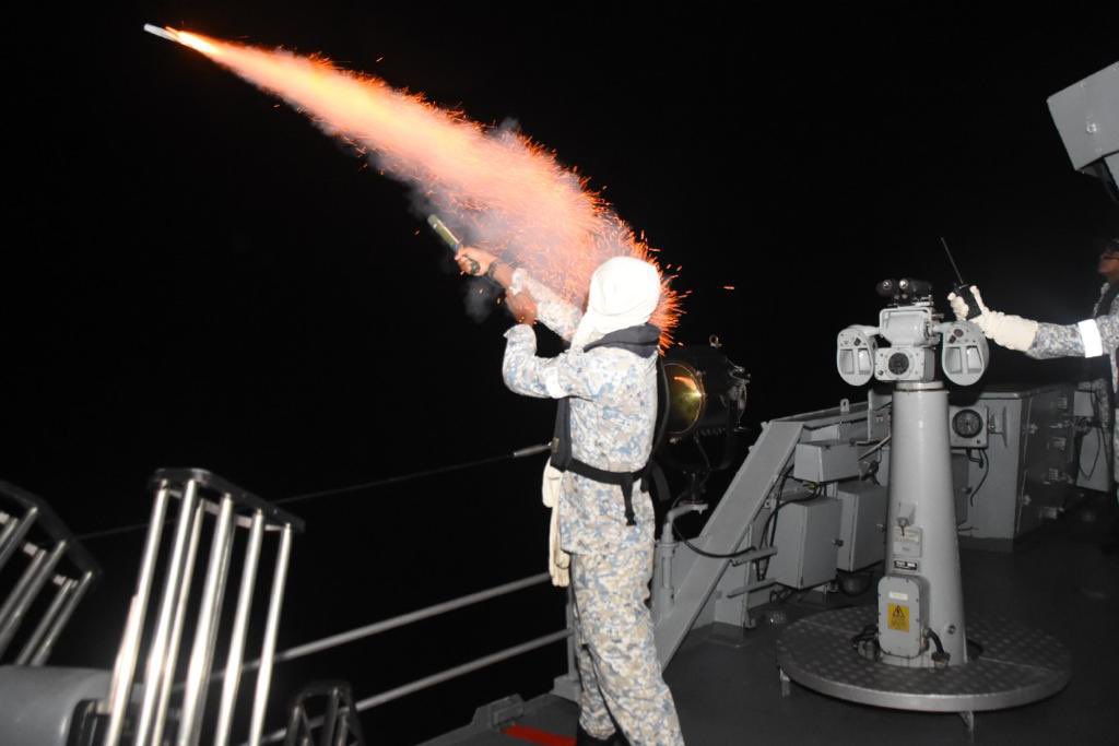 MPA_Barat's tweet photo. “We Exist Because of the Fleet”
Armada TLDM mempamerkan keupayaan semasa latihan #MiniOSTEX sempena #PenghargaanPTL17.
Usaha dan sumbangan beliau dalam memulihkan keupayaan Armada TLDM amat penting tatkala TLDM dibelenggu keusangan aset!
#Pengorbanan
#Kedaulatan https://t.co/e7ztLrZqTC