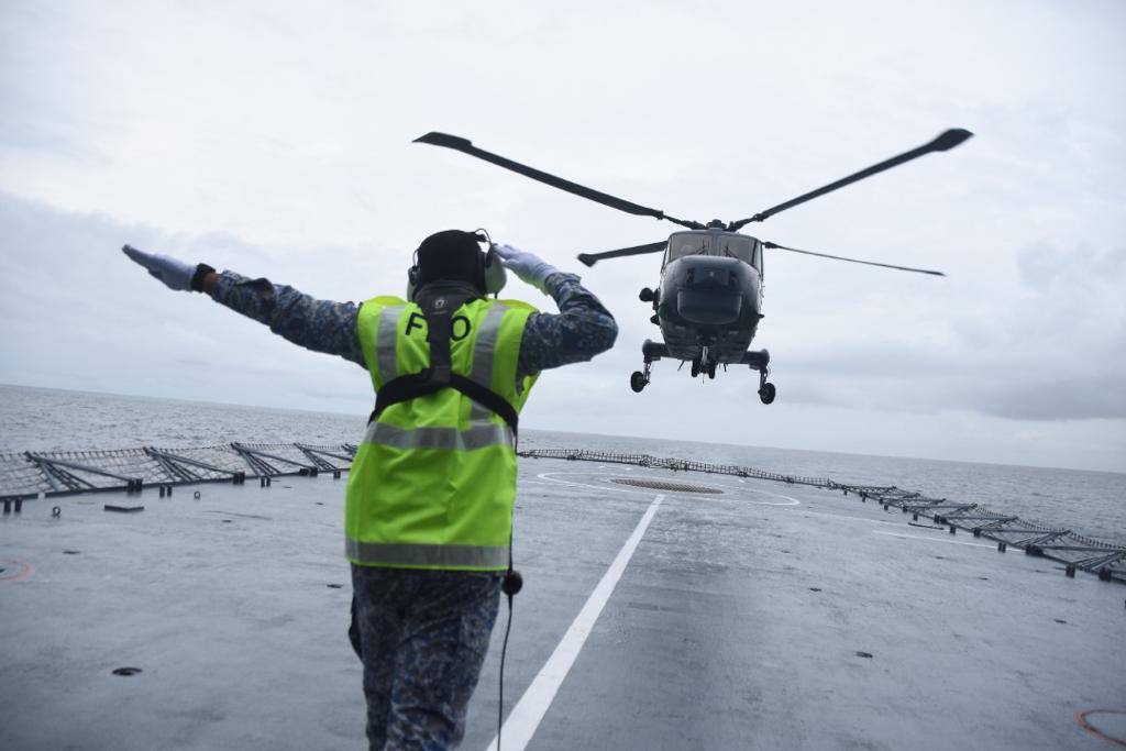 MPA_Barat's tweet photo. “We Exist Because of the Fleet”
Armada TLDM mempamerkan keupayaan semasa latihan #MiniOSTEX sempena #PenghargaanPTL17.
Usaha dan sumbangan beliau dalam memulihkan keupayaan Armada TLDM amat penting tatkala TLDM dibelenggu keusangan aset!
#Pengorbanan
#Kedaulatan https://t.co/e7ztLrZqTC