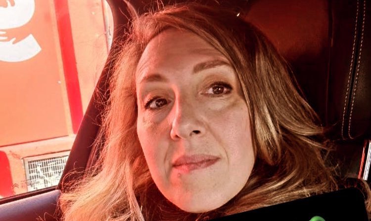 Equipo_Patriota's tweet photo. Giselle Dussaubat Operadora política de Chile Vamos. Fue expulsada de todos los movimientos por cizañera. Están los audios cuando pedías favores a Francisco Muñoz, para dar RT a tus jefes de Chile Vamos, a lo que te dijeron NO!
Su cuenta es @STGOSeLevanta y no convoca a nadie https://t.co/L7FhoxjkMh