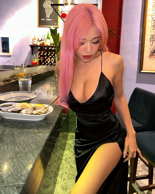 Night out 🍸 https://t.co/5GBksMzGxD<a href="/tag/mspuiyi"class="tags"><span>#mspuiyi</span></a>