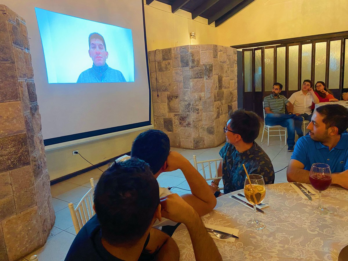 Anoche realizamos la #CenaAnual #DSI, en donde agradecimos la labor del Prof. Daniel Mora, quien fue nuestro director por 4 años, y dimos la bienvenida al Dr. Renzo Angles, quien asume este desafío a partir de marzo de 2023 🦾🦾

#Postgrado 
#Doctorado 
#IngenieríaUTalca