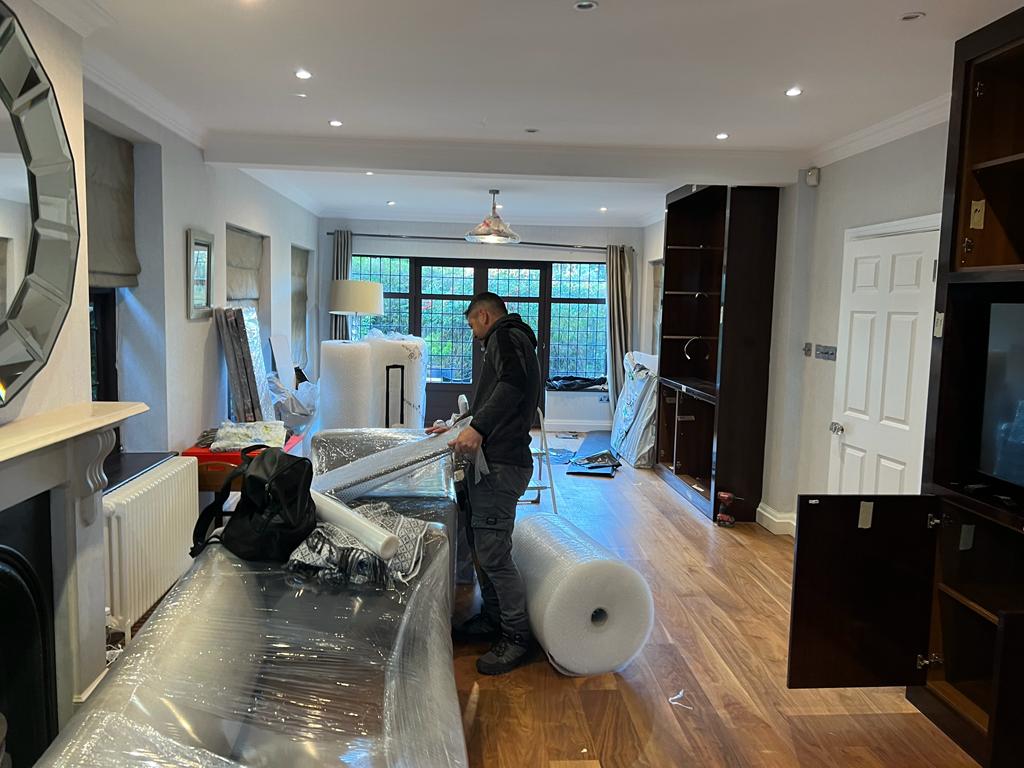 CifGroup's tweet photo. #HomeRefurbishment with a Difference.

In this stunning #home in Hampstead Way, the #CIFBuilders team are undertaking a #floorreplacement.

For this #residential project, we will be packing away the furniture, supply with new #walnutfloor, #sanding &amp; #revarnishing https://t.co/N0Fzuxlf0N
