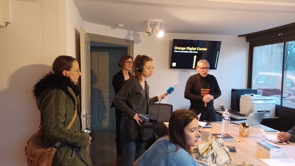 Un premier atelier numérique #orangedigitalcenter sur Bergerac avec l association Base
Une belle découverte de WhatsApp 
<a href="/OrangeNvAquit/">Orange Nouvelle Aquitaine</a> #inclusion 
Merci à tous nos bénévoles