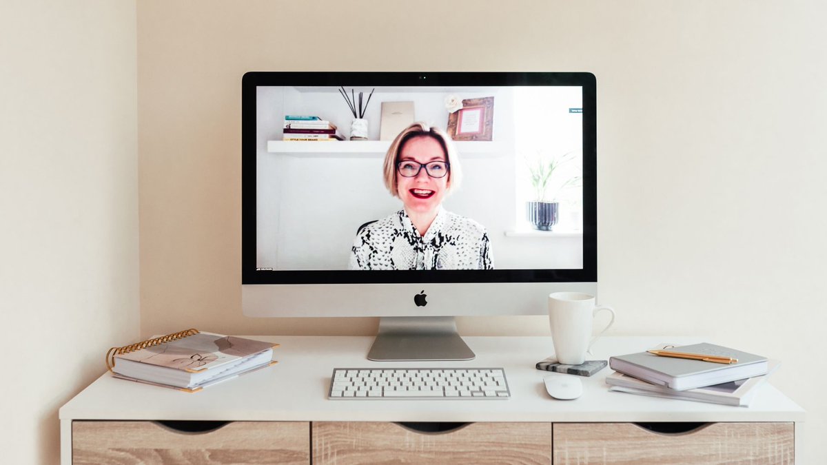 My latest speaker commission included the brief to “𝐢𝐧𝐭𝐫𝐨𝐝𝐮𝐜𝐞 𝐲𝐨𝐮𝐫𝐬𝐞𝐥𝐟 𝐭𝐨 𝐭𝐡𝐞 𝐚𝐮𝐝𝐢𝐞𝐧𝐜𝐞 𝐰𝐢𝐭𝐡 𝟕 𝐭𝐡𝐢𝐧𝐠𝐬 𝐭𝐡𝐞𝐲 𝐝𝐨𝐧’𝐭 𝐤𝐧𝐨𝐰 𝐚𝐛𝐨𝐮𝐭 𝐲𝐨𝐮”. Want to find out things about me that you didn't know? Click here: bit.ly/KC_Insta