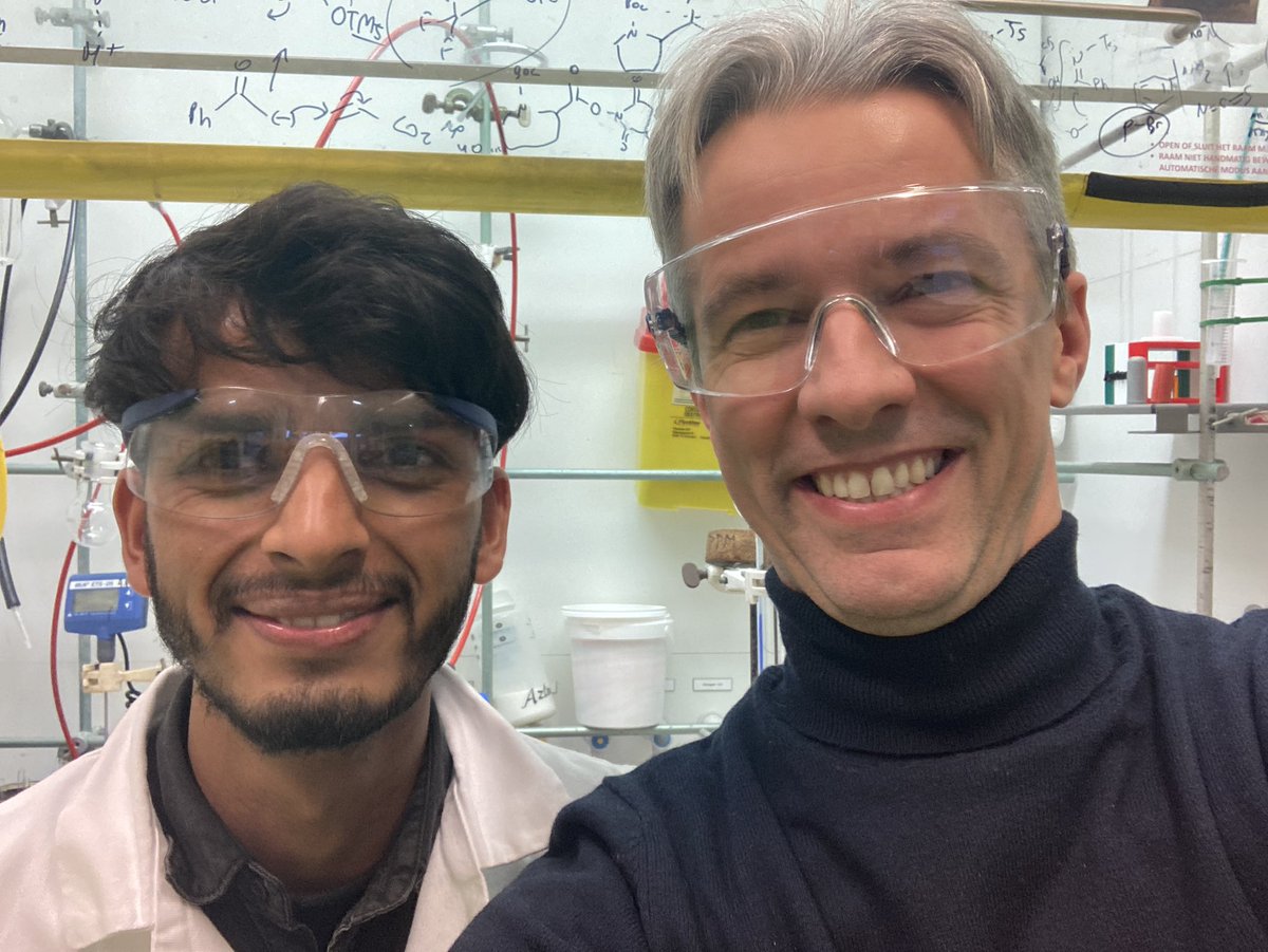 Here we have our new PhD <a href="/Chan_Aprakash/">aprakash</a> 🇮🇳 in his new habitat. He came from <a href="/maiti_iitb/">Debabrata Maiti</a>’s lab. His impact after 2 weeks is undeniable as Indian music is already being played on our lab music installation 🤣 Welcome Prakash to the <a href="/NoelGroupUvA/">Noel Research Group</a> family! #FlowChemistry <a href="/ERC_Research/">European Research Council (ERC)</a>