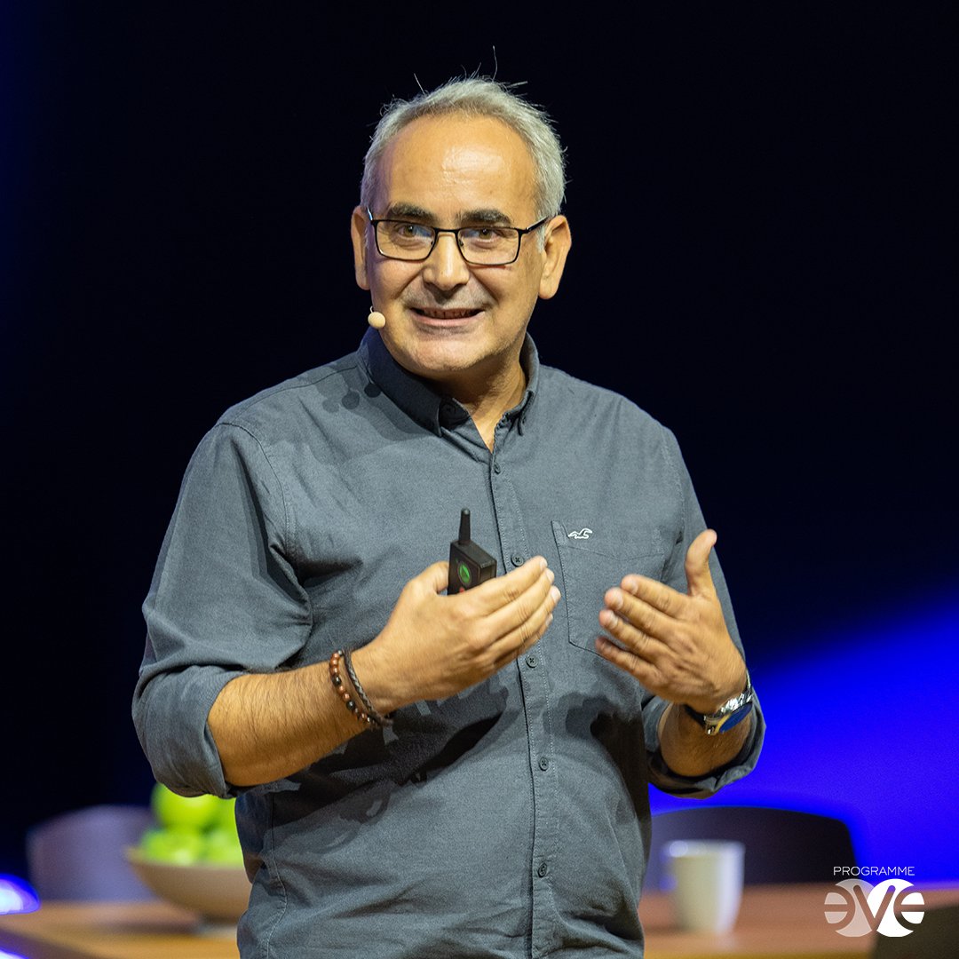 ProgrammeEVE's tweet image. Apprenons à vivre en paix avec nos #stéréotypes ! ✨
Conférence de Patrick Scharnitzky lors de la 12ème édition du Programme EVE.
#EVE2022