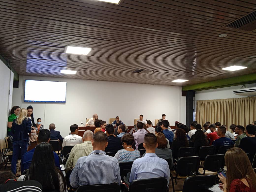 V Conferencia Internacional por el Equilibrio del Mundo👇

‼️Foro juvenil desde la Sala 8️⃣ del Palacio de las Convenciones‼️

✨#DesdeSuAltura✨
✨✨#MartíVive✨✨
#DefendiendoCuba🇨🇺💪❤️