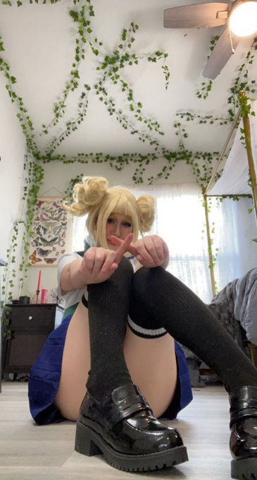 Toga from MHA 💉🩸  V excited to post new cosplay content!  It&rsquo;s been a while 😘 https://t.co/bQB2lV5Ts