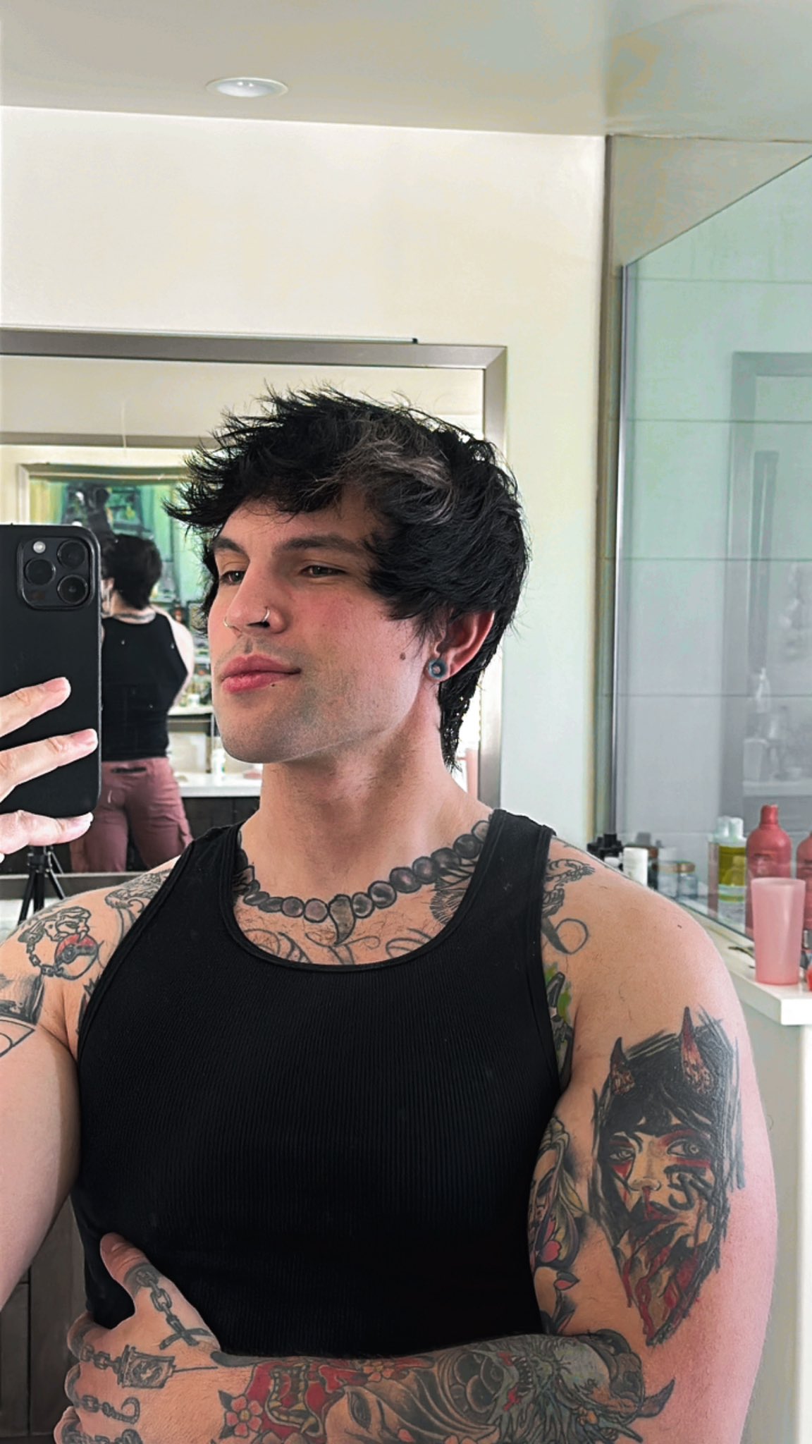 TW Pornstars - 2 pic. Trevor_wagner. Twitter. Beard vs no beard ?. 8:02