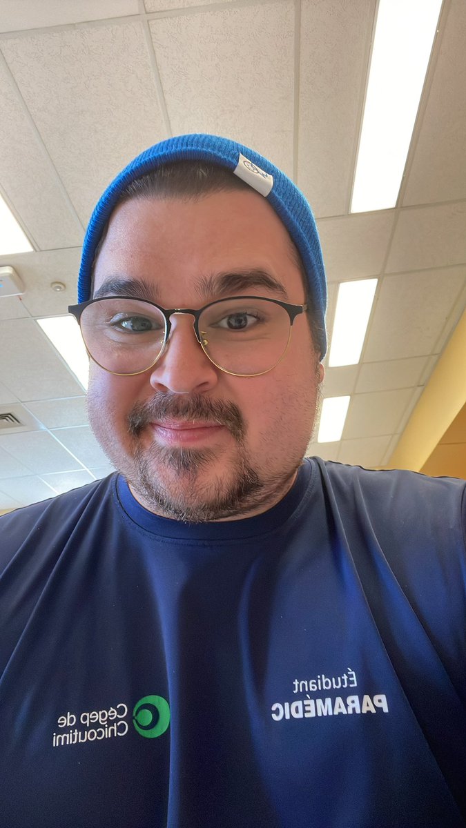 PODoucet's tweet photo. On a eu des tuques au Cégep #BellCause https://t.co/xh6V8MxZBJ