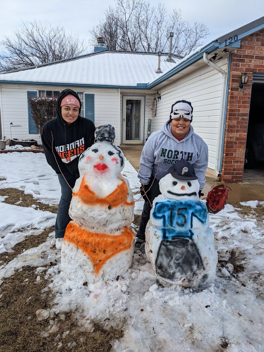 jnell_lane's tweet photo. ❄️ Day Fun:  No one has better Snowman building skills than these two!  #NailedIt #christmasinjuly #bikinicollection #OKPrime  #snowbeachbabe #snowbaseball @RyleahLane https://t.co/Iybguf33ot