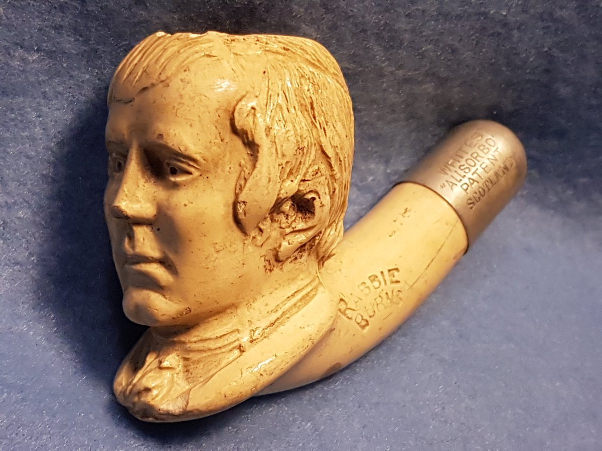 pipearchive's tweet image. Happy Burns Night! Here is an old pipe made in #Scotland to celebrate the occasion. It's a clay pipe finished with a varnished surface in immitation of meerschaum. #RobbieBurnsDay #Claypipe