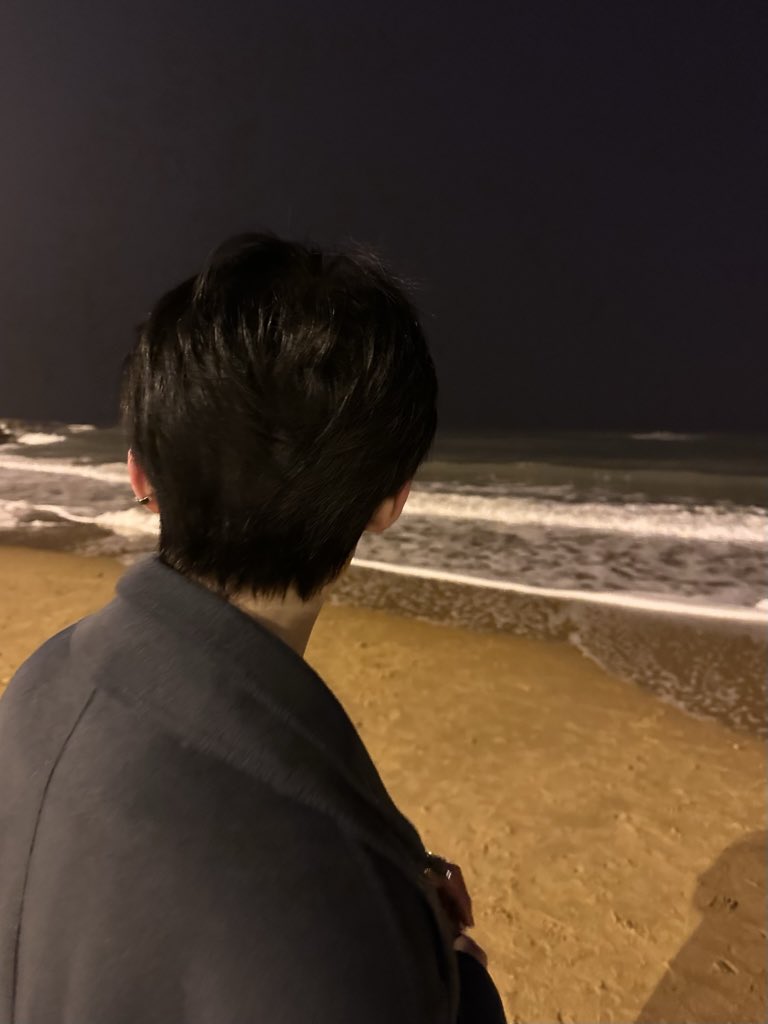 GSSSMOB's tweet photo. 再也不搞纯爱了 下次遇到喜欢的 我要直接亲她嘴 https://t.co/tMrXy3VsaH