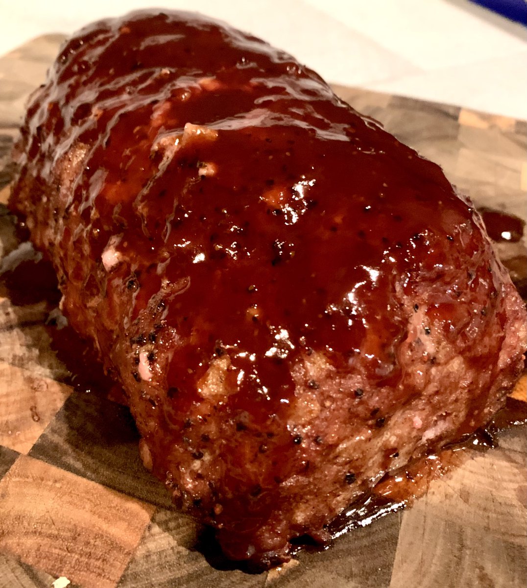 FlamesandRays's tweet photo. Smoked Meatloaf!! Such a huge fan of this now! https://t.co/3DTdCJgRp9