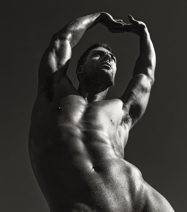 &ldquo;Black and white can transform a scene into something magical.❤️📸 https://t.co/rH6yW283xW<a href="/tag/shower"class="tags"><span>#shower</span></a>