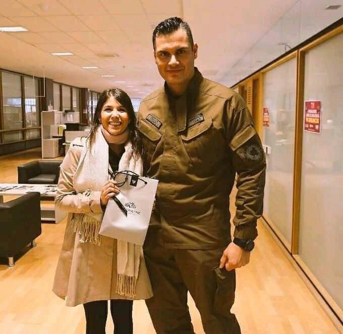 Piureman's tweet photo. Katherine Martorell, polola de Claudio Crespo, que dejó ciego a Gustavo Gatica al dispararle a la cara, es una de las "expertas" que va a escribir la nueva Constitución. ¿Experta en qué, en sicópatas? 
Para ella y para los otros expertos pinochetistas, la actual es muy liberal. https://t.co/r70drk6x9G