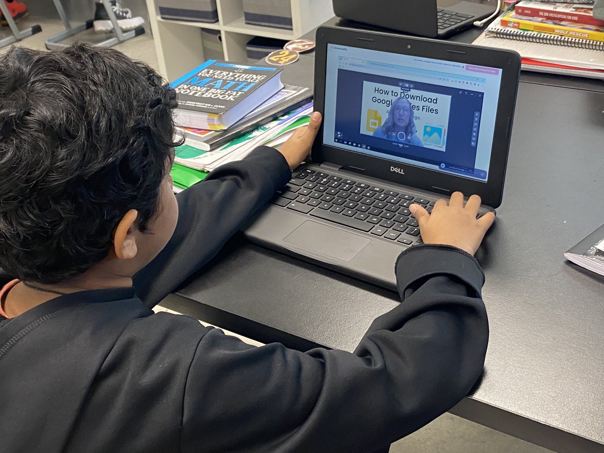 MrsJBarney's tweet image. Shoutout to @MongelliMegan and the @fmsdtechteam! The tutorials for my class to use on our upcoming project were exactly what was needed!! #ReachingStudents #techtime 💙💚