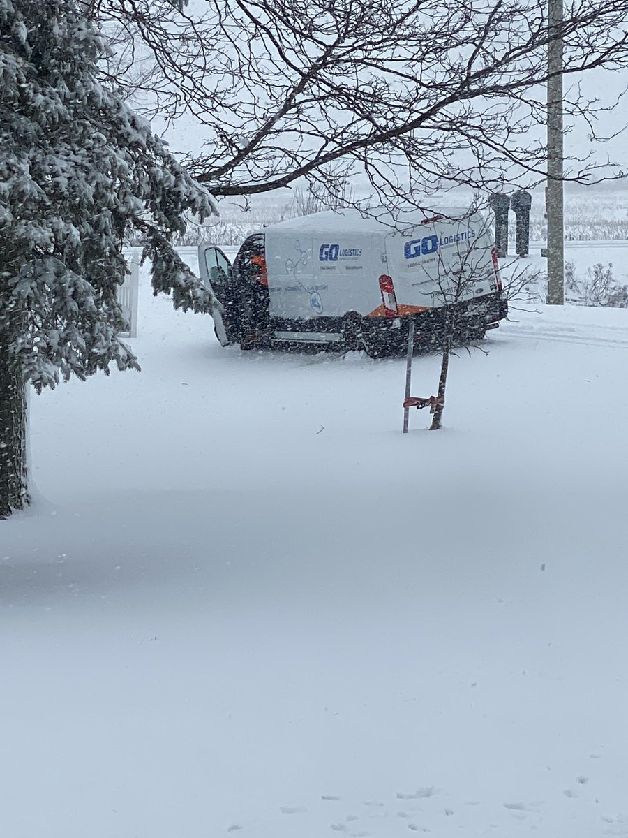 MBAMamaMusings's tweet photo. Dear @amazon Ita time to pull your drivers here in #SWOntario cc @OPP_WR https://t.co/u2LZPCHq0e