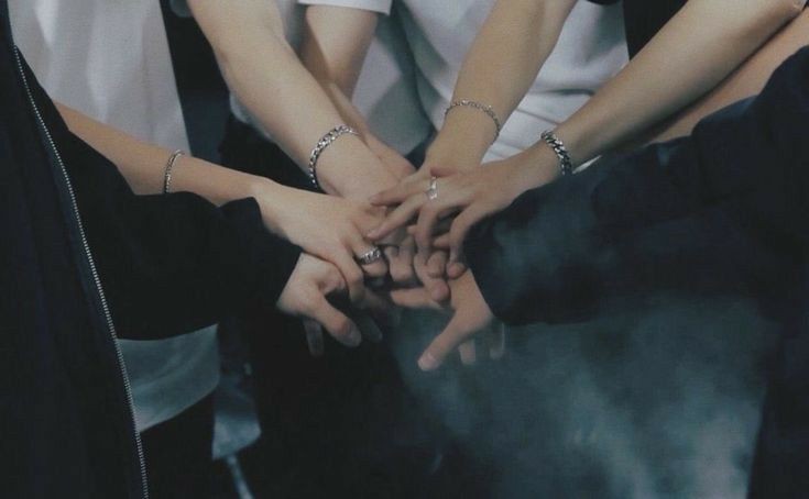 ᴮᴱℓιℓ_мєσω_мєσω⁷ ⊙⊝⊜ WILL SEE BANGTAN 🇫🇷 tweet media