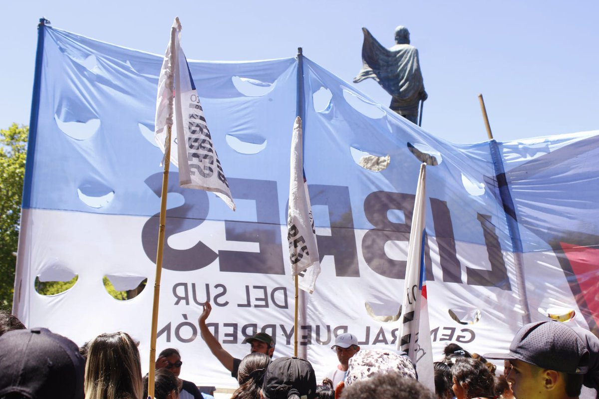 Movilización Nacional ✊

Desde Libres del Sur exigimos el cese de las 160.000 bajas del Potenciar Trabajo. 

❌ No queremos mas un gobierno que ajuste al pueblo, pero sea flexible y complaciente con los poderosos ❌
