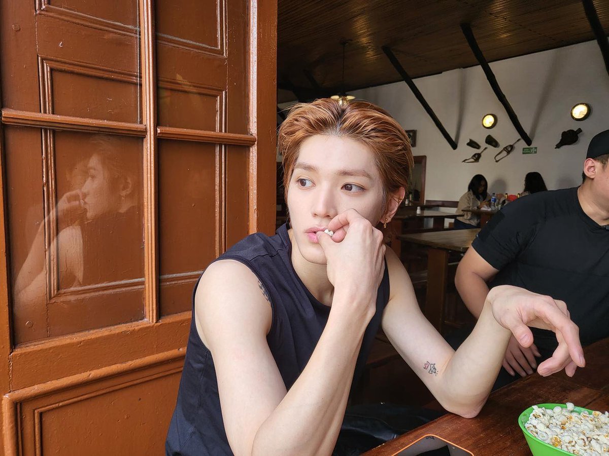 artaeoxo's tweet photo. pensando en el comentario que puso taeyong sobre que ruby también disfrutó de bogotá, porque la tiene tatuada y siempre estará con taeyong donde quiera que vaya:( https://t.co/k13f6ZH8cV