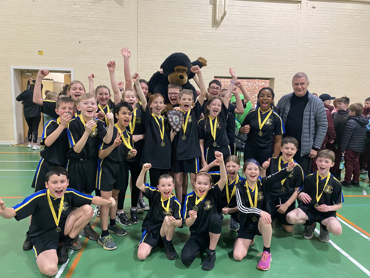 MrsWill_CPS's tweet photo. What a school, what a team 💙💛. Clydesdale Sportshall Champions for the 9th year in a row! So proud of you all! @crawforddyke @ClydesdaleSpor1 @ActiveSchoolsSL #determination #resilience #teamcrawforddyke https://t.co/ePD5Bm67b7