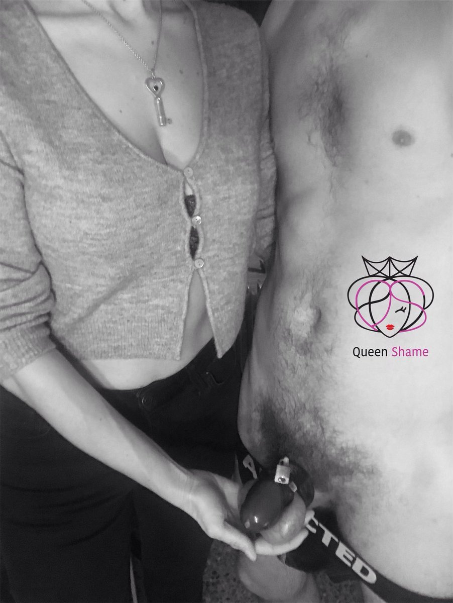 QueenShame's tweet photo. Me voy de cita con un brasileño pollon.
La llave colgada en el cuello, señal que tengo a mi perrito @HusbandShame encerrado  mientras atiende una cena aburrida.
Espero hacer su cena más divertida con fotos picantes con el bull!
Ya os contaré!!
#femdom #cuckold https://t.co/S5vJqFn5qm