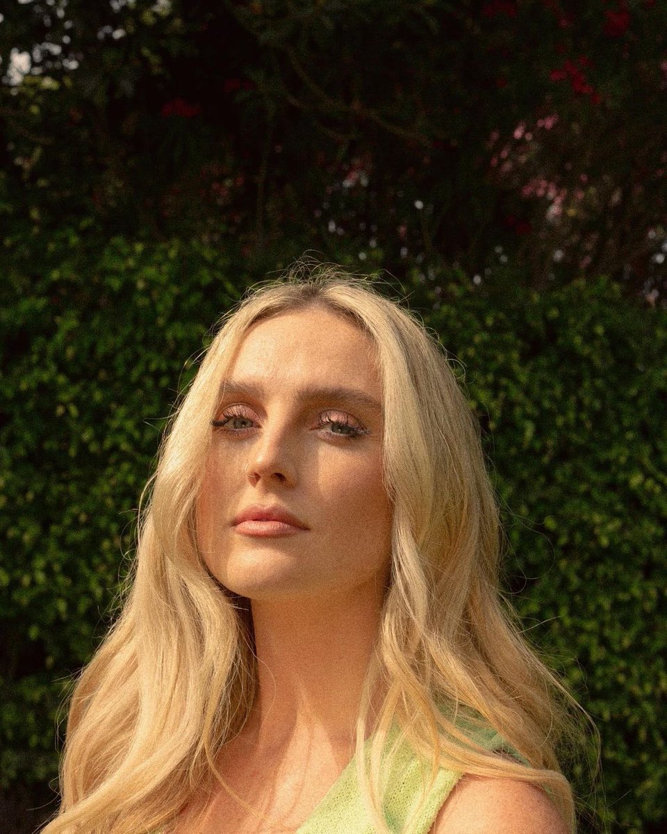 daily-perrie-edwards-on-twitter-studio-news-perrie-was-in-the