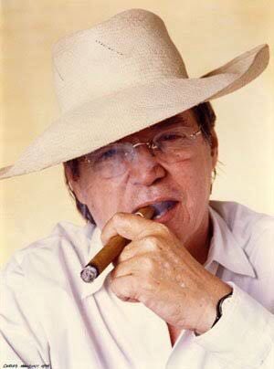 Em um 25 de janeiro, no ano de 1927, no bairro da Tijuca, Rio de Janeiro, nasceu Antônio Carlos Brasileiro de Almeida Jobim. O Brasil nunca mais foi o mesmo. Valeu, Maestro! 💛♣️