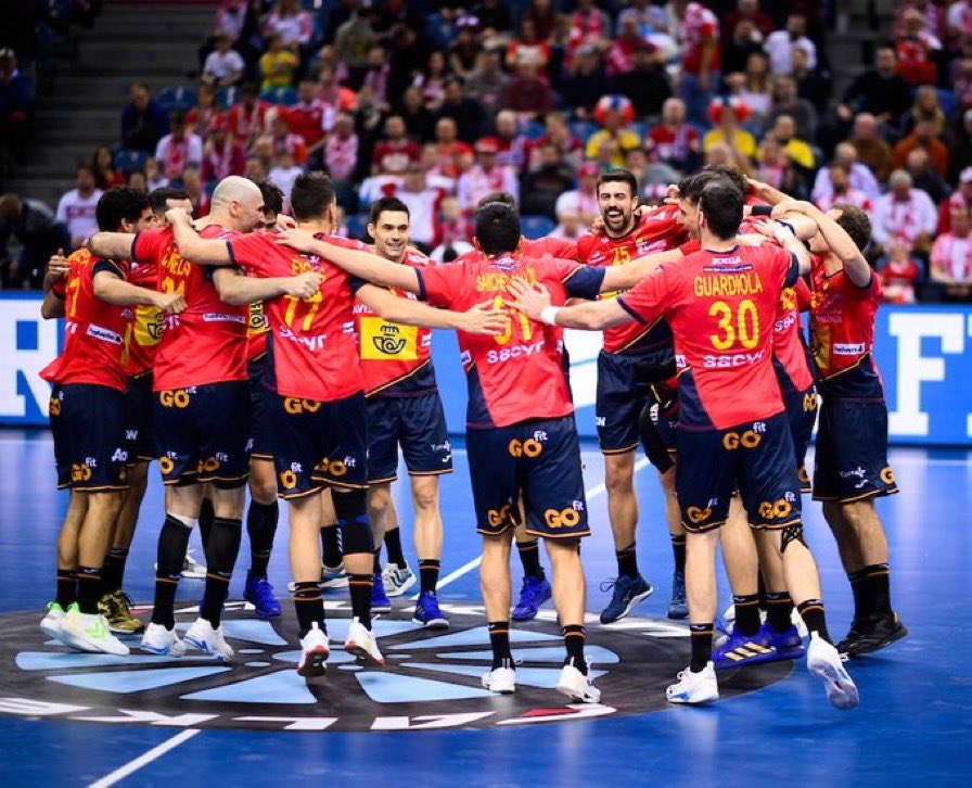 Que siga la FIESTA
#Hispanos 🇪🇸 en semis desde 2020
5 torneos seguidos en 3 años

2023 ❓Mundial 
2022 🥈 Europeo
2021 🥉 JJOO 
2021 🥉 Mundial 
2020 🥇 Europeo
2018 🥇 Europeo
2016 🥈 Europeo
2015 4º Mundial
2014 🥉 Europeo
2013 🥇 Mundial
2012 4º Europeo
2011 🥉 Mundial 
📸 IHF