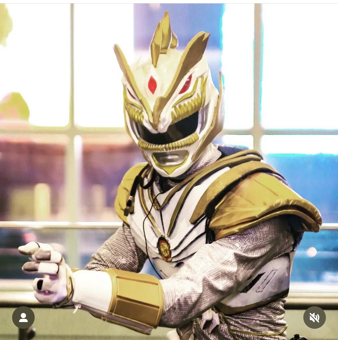 They should have let bro @justjedi on IG help with LOTWD this cosplay is fire bro🙏🏽⚪️🐉 @jdfffn @BatintheSun #LOTWD #ComingSoon #PowerRangers