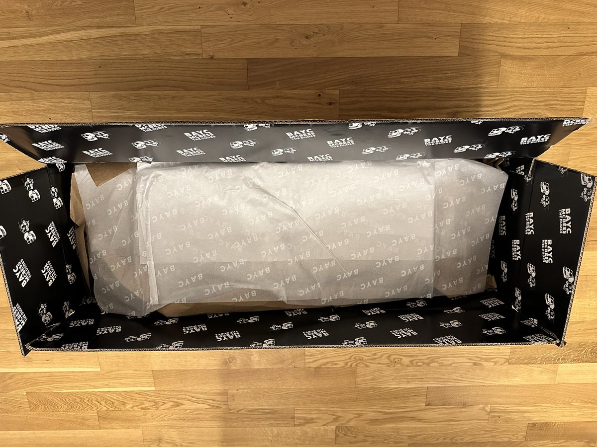 2 Large and 2 Small capsules arrived today.

Thank you <a href="/BoredApeYC/">Bored Ape Yacht Club 🍌</a> and <a href="/mcbess/">mcbess</a> 🫡