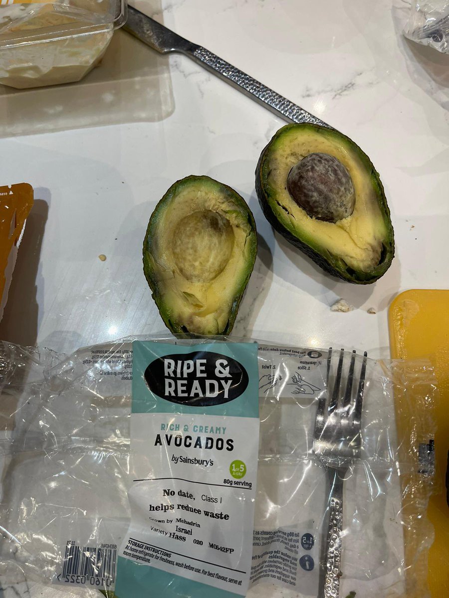 emi_sare's tweet photo. So glad I online shop @sainsburys. I received “dead” avocados and chicken that could have killed me 🙄🙄 #thesearesupposedtobeindate #wasteofmoney https://t.co/BjWPHyZjR4
