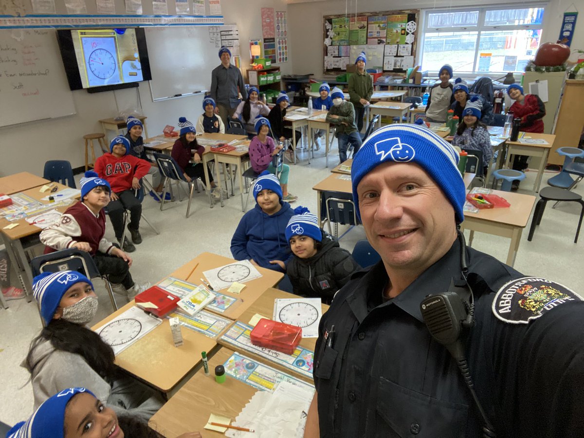 We had a productive Grade 4 discussion about mental health, self-care, being sensitive to each other and ending the stigma, not just today, but EVERY day on Bell Let’s Talk Day. #BellLetsTalk @AbbotsfordSD @AbbyPoliceDept @ChiefSerr @bluejayelem @nerlapsidhu @KevinGodden1