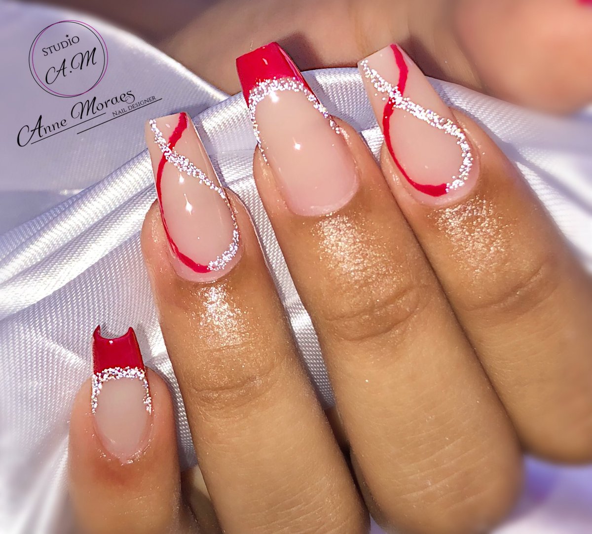 _annemoraess's tweet photo. Fibra de vidro 

Nail art - antes &amp; depois 

#alongamentodeunhas #unhasemgel #unhas #unhasdecoradas #esmaltacaoemgel #decoradas #decoraçao #vermelho #nailart #fibradevidro #gelnatips #gel #unhasbrasil https://t.co/Kzrb1tgum6