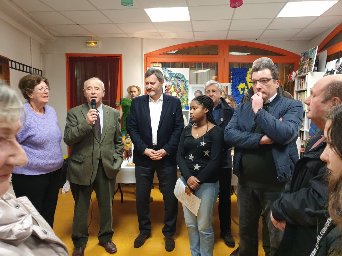 edith_sagroun's tweet photo. Ce soir c'était la galette de L'APAJ. Du monde, un très beau discours d'une jeune fille. Bravo pour le travail au quotidien effectué avec les jeunes. #villedesaintcloud toujours à vos côtés. https://t.co/EPczFf8CD3