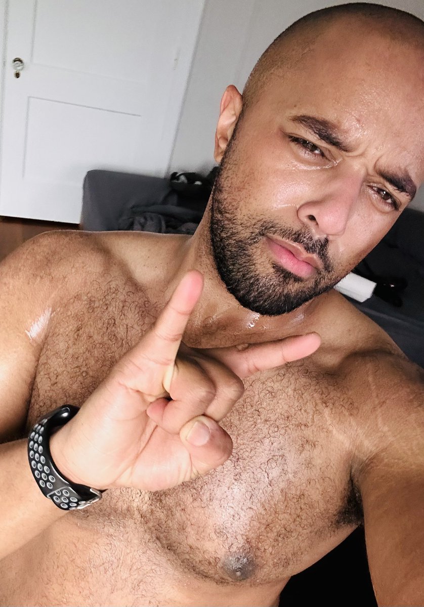 anthoxyloto's tweet photo. Whew. This workout was tough 🥵 #insanitymax30 #thereset https://t.co/mxrhOkhXiR