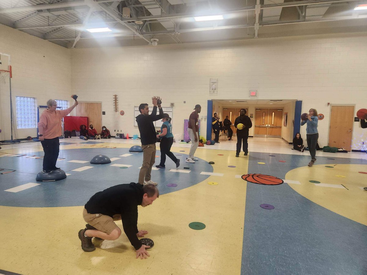 supportphysed's tweet image. Way to work hard and learn some new teaching ideas CMS Elementary #PhysEd teachers. I had  much fun learning with you! Hugo's Halftime Show is coming to CMS gyms soon! @HornetsPR @CharMeckSchools @arom07 @CoachVedder_HPE @cmspe225 @mortonmoves