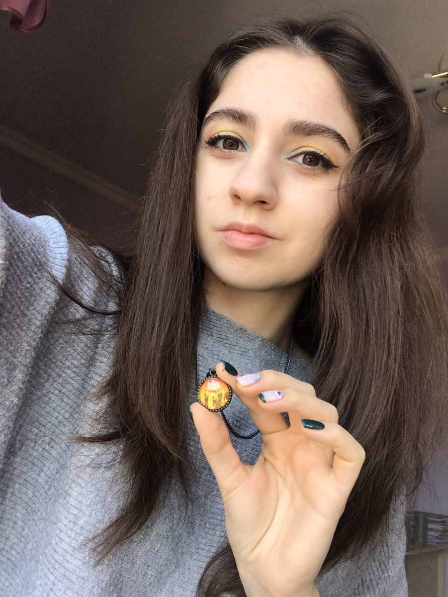 GoldenKinKPics's tweet photo. Hi, people! It’s me, Marie, the owner of TheKinksTime. I’m here to let you know that everything’s fine. I keep listening to the Kinks, and recently I’ve started to write my own songs thanks to the Kinks and other musicians I like. I hope you’re fine too. ❤️ https://t.co/h6xvByJNwz