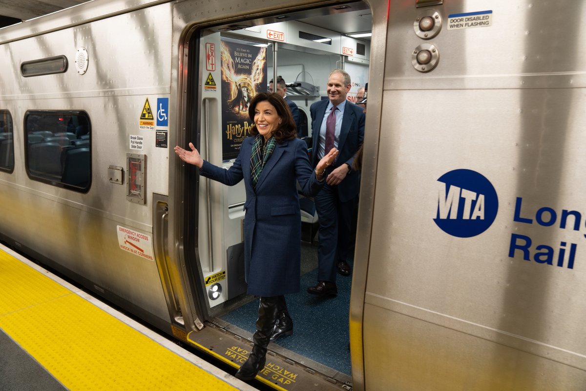 Governor Kathy Hochul tweet media