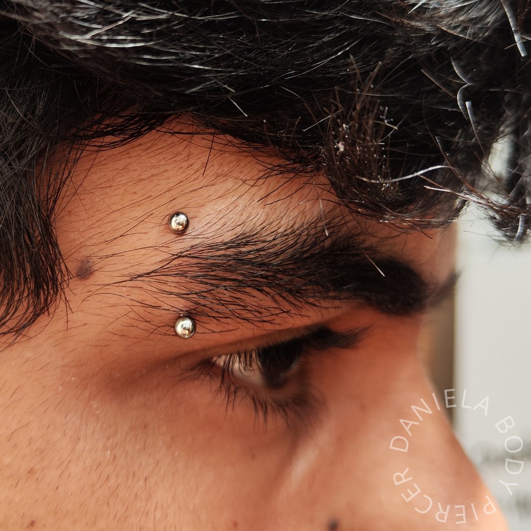 DanielaPiercer's tweet photo. Eyebrow✨
con joya de titanio

horas disponibles 💌

#eyebrow #piercing #safepiercing #Antofagasta #Chile https://t.co/lRXHH24o07