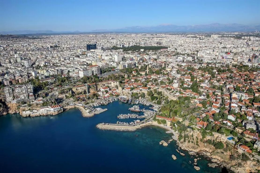Antalya, 'dünyanın en çok abartılan 10 şehri' listesinde 2. sırada yer aldı.